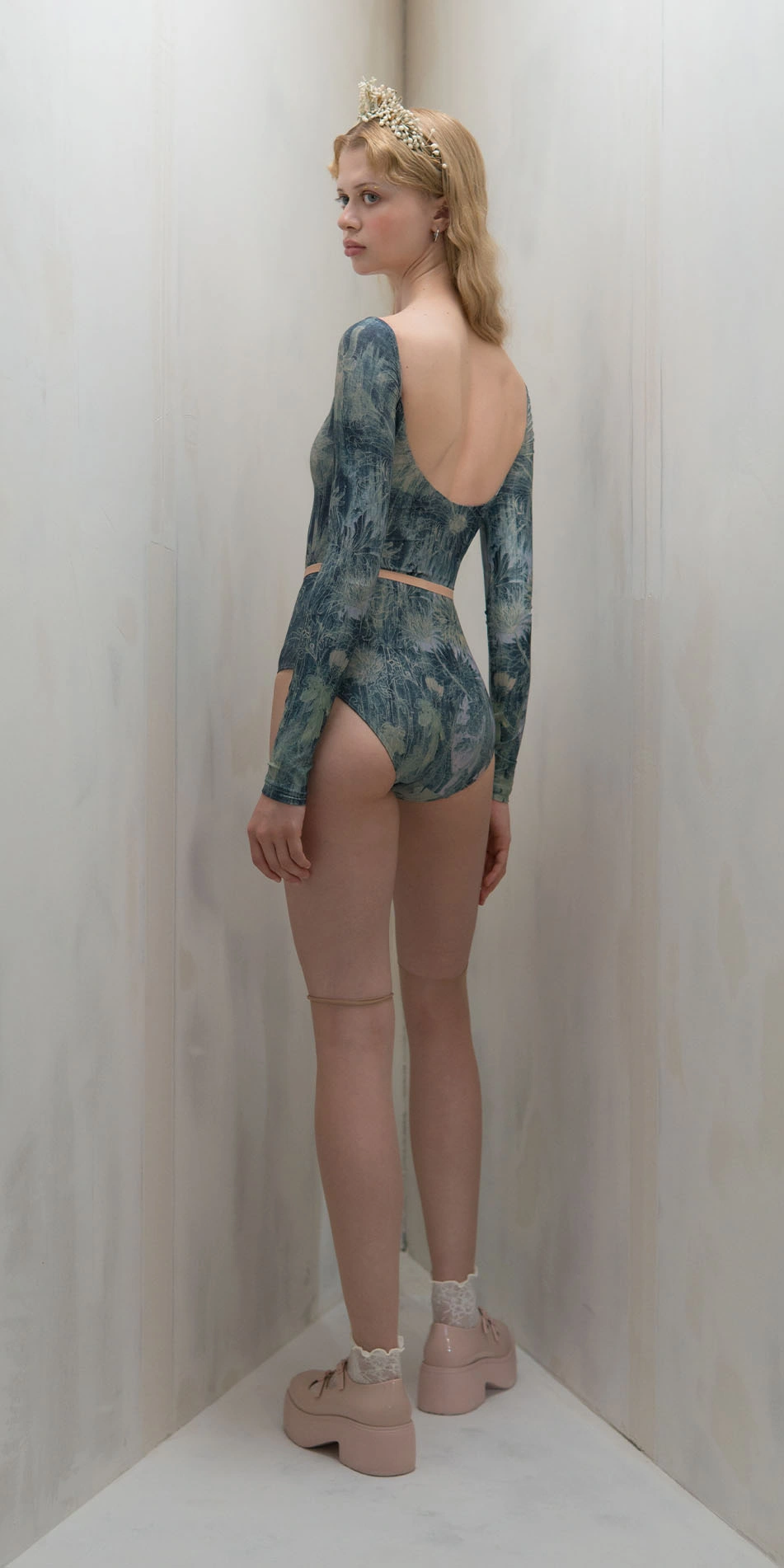 Printed sweetheart neckline leotard in light blue back looking left