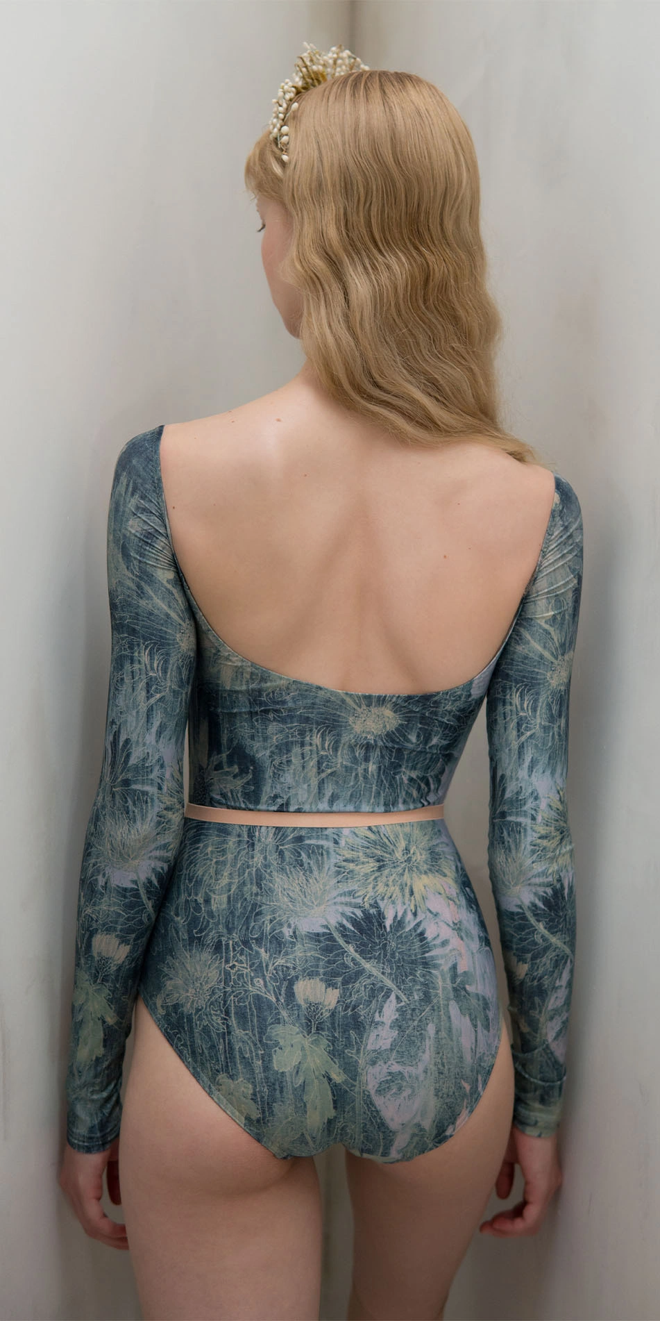Printed sweetheart neckline leotard in light blue back cropped